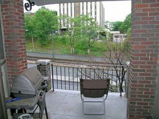 Foto del edificio - 1474 Commonwealth Ave