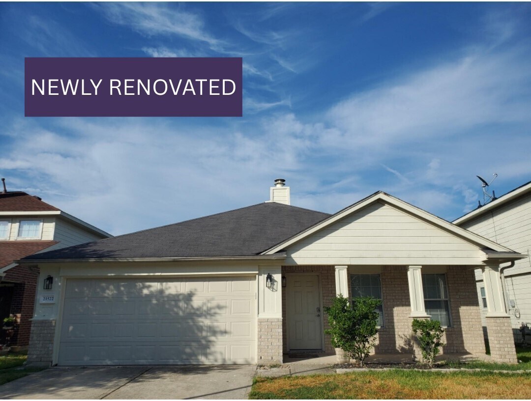 Primary Photo - 21522 Skyla Cir