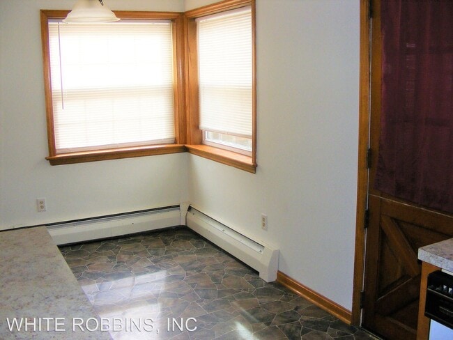 Building Photo - 4 br, 2 bath House - 215 W. Franklin Avenue