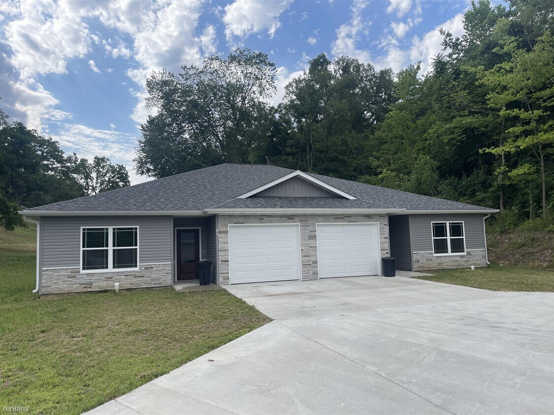 Primary Photo - 3 br, 2 bath Duplex - 102 Briana Villa 102...