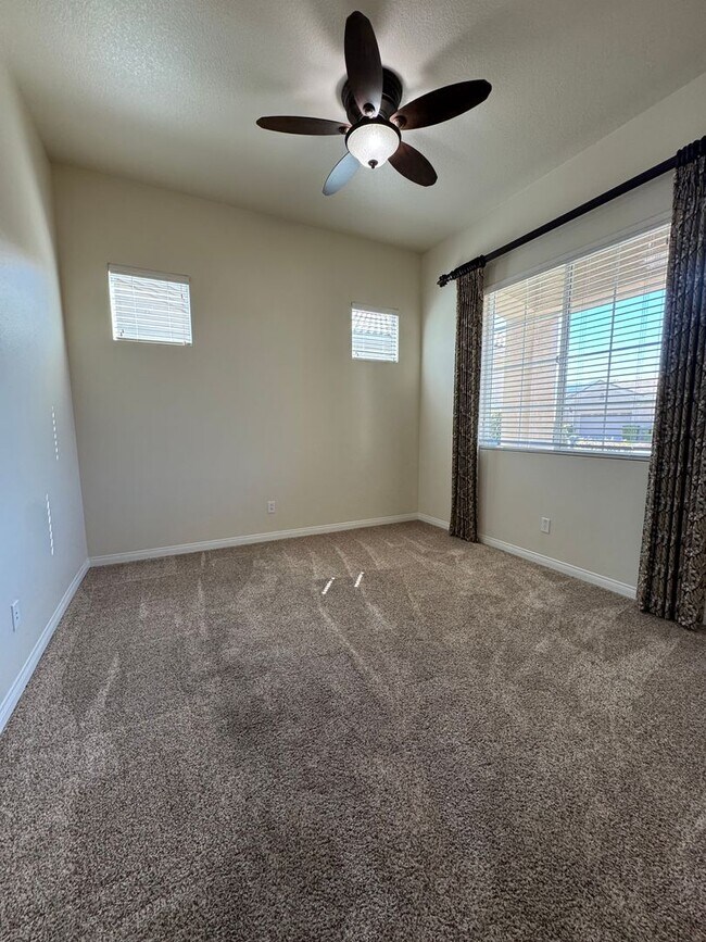 Building Photo - 55 + Community of Sun City Del Webb in App...