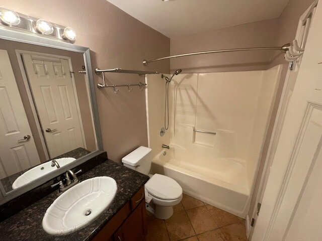 Building Photo - 3796 San Ramon Dr