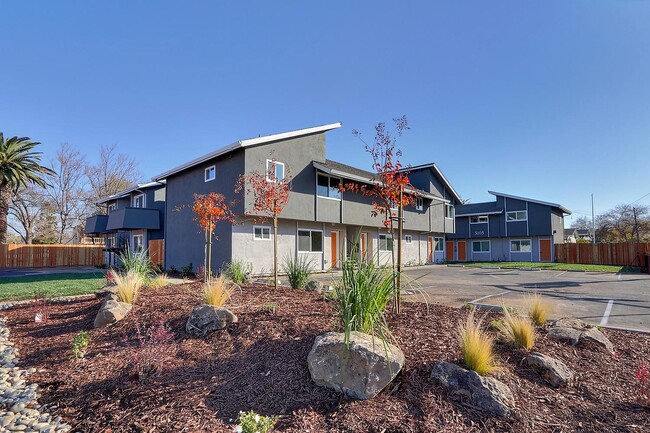Building Photo - 2404 26th Ave