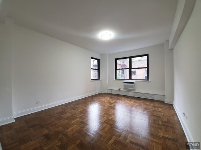 Foto del edificio - 219 E 69th St