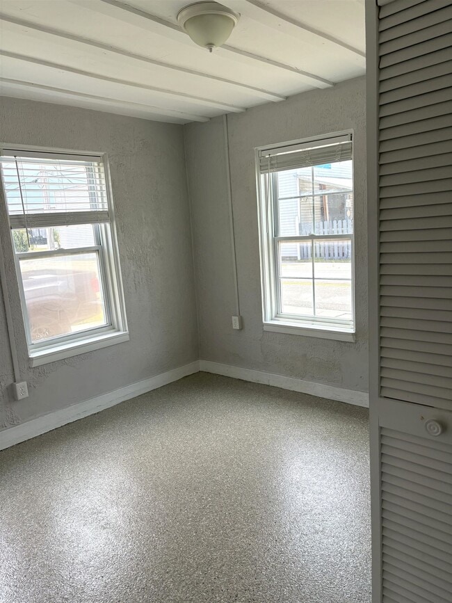 Building Photo - 133 Riberia St