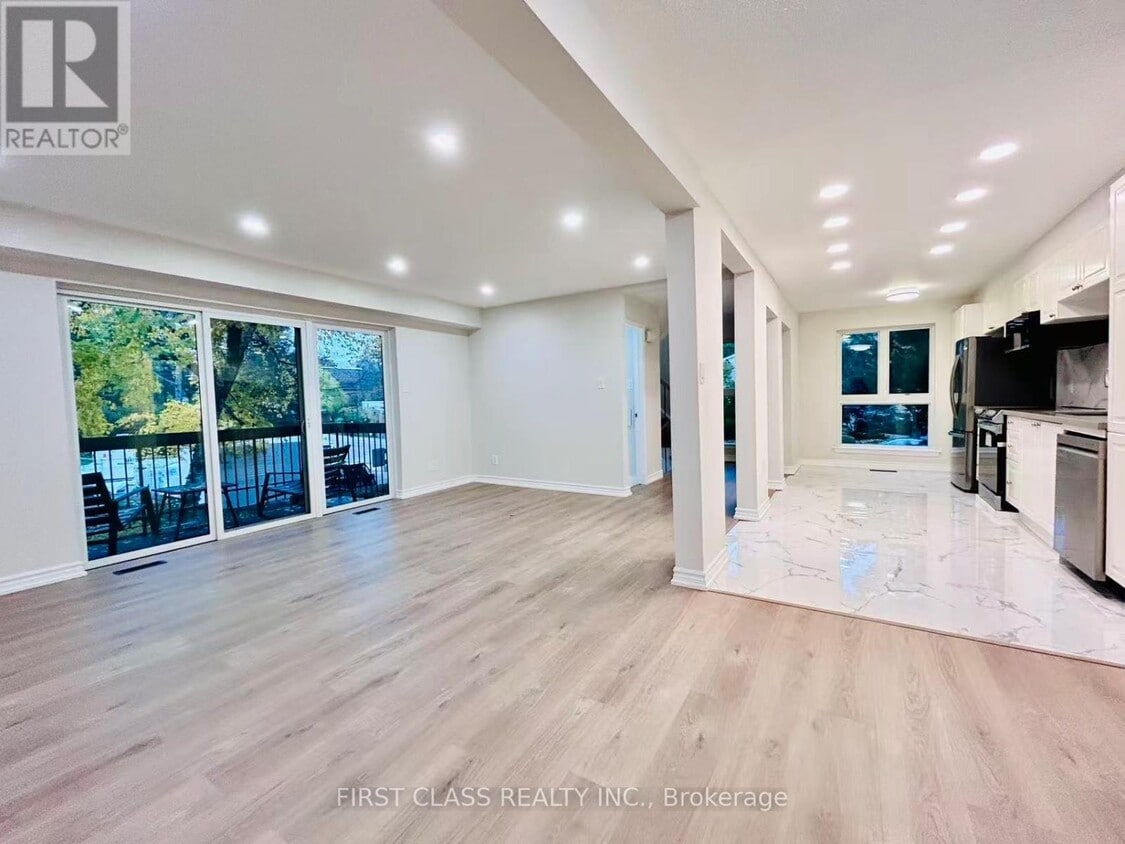 Primary Photo - 32 Scenic Mill Way