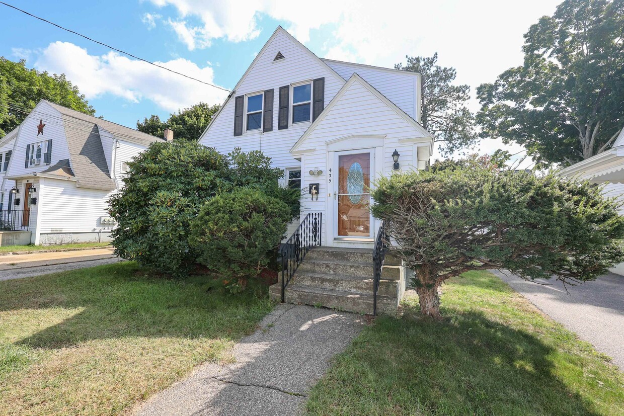 Primary Photo - 435 Cilley Rd