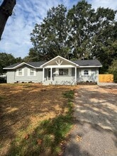 Building Photo - 809 Hellams St