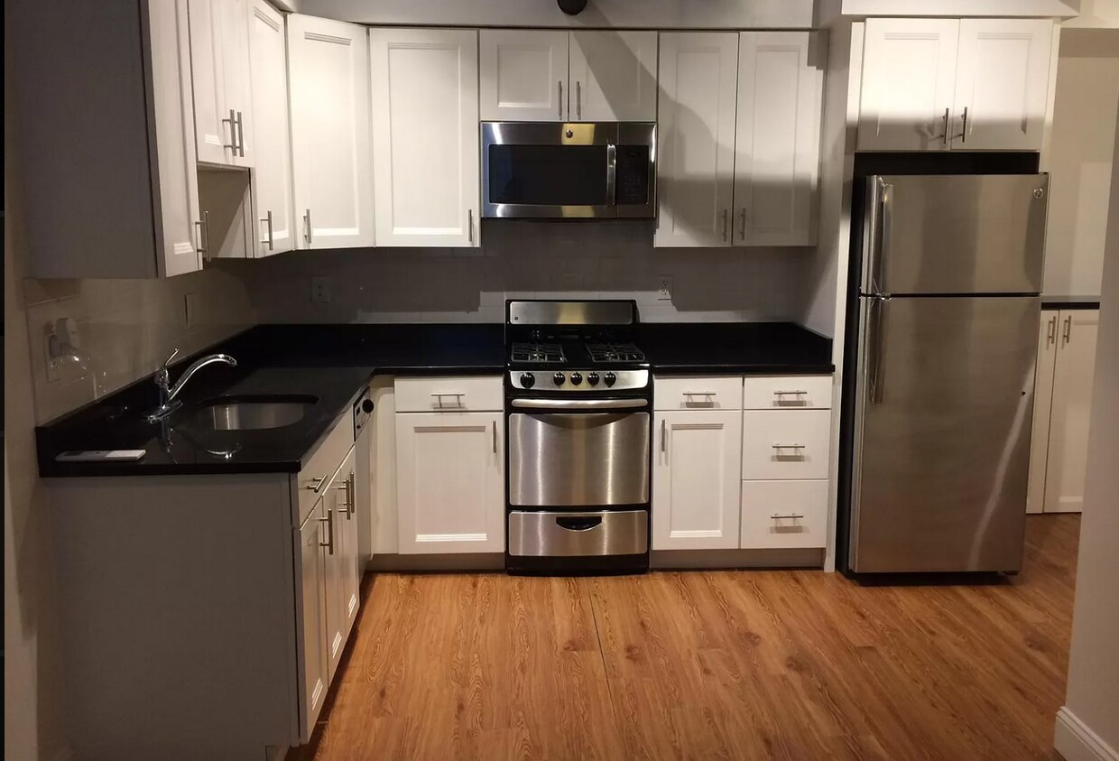 Primary Photo - 46 Peterborough St