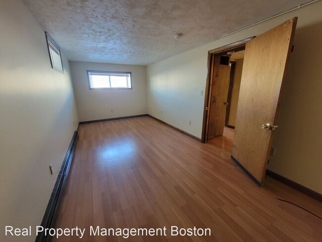 Building Photo - 2 br, 1 bath House - 302 B Quincy Ave