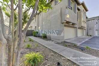 Building Photo - 1003 Ferry Cir