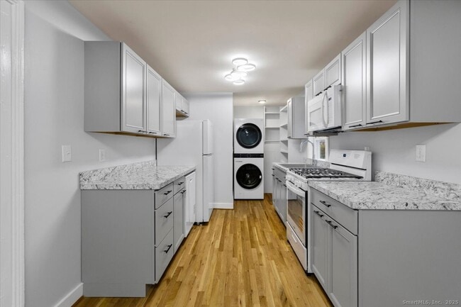 Foto del edificio - 183 Bradley St