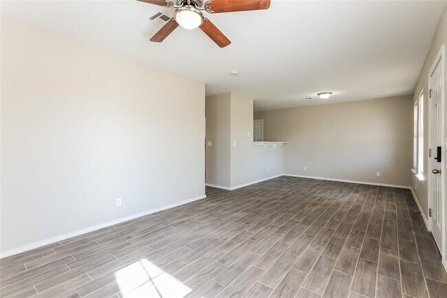 Building Photo - 8717 Cedar Ridge Dr