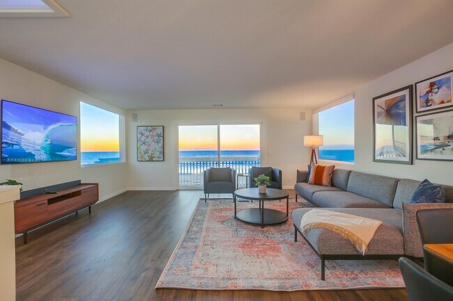 Building Photo - 3465 Ocean Front Walk