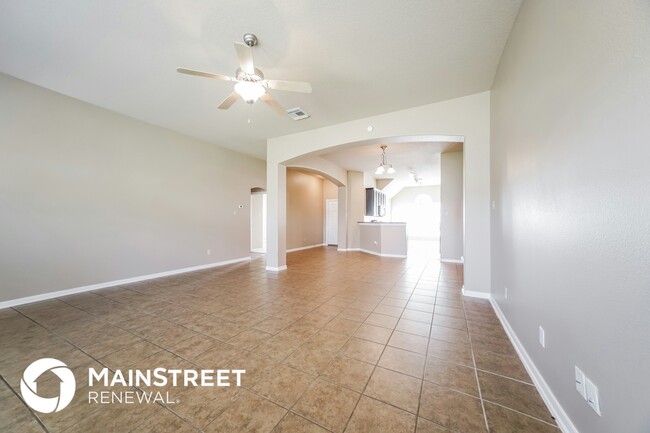 Foto del edificio - 211 Summer Pine Ct