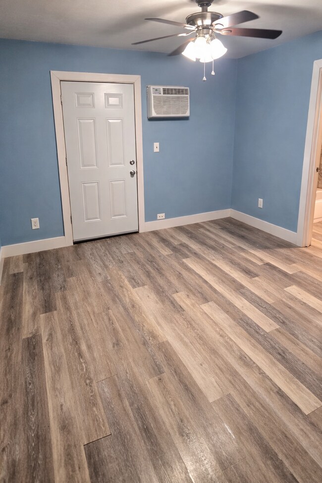 Building Photo - 2108 SW 51st St