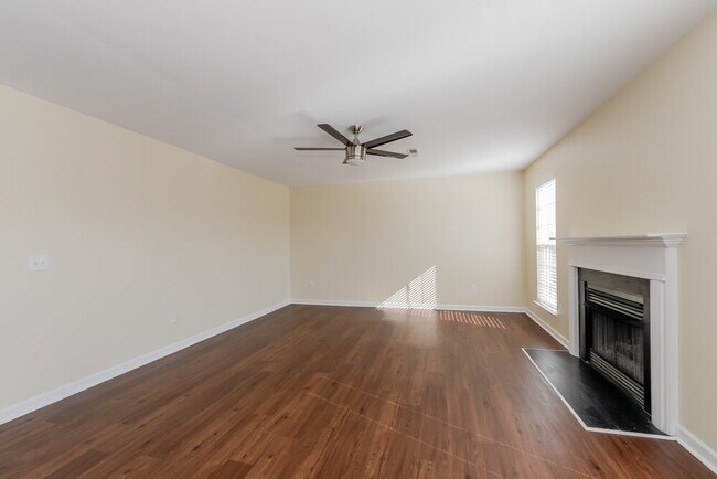 Foto del edificio - 1043 Vanguard Dr