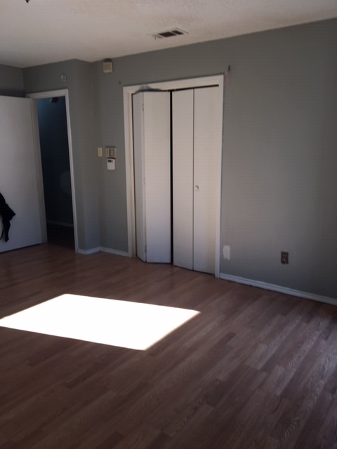 Building Photo - 1042 Enfilar Ln