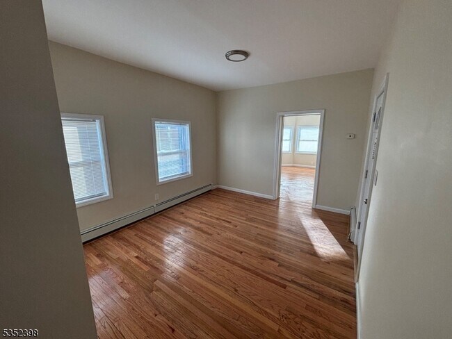 Building Photo - 42 Maple Ave
