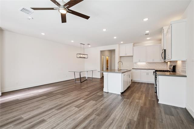 Foto del edificio - 6309 Rover Ln