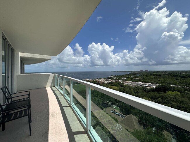 Foto del edificio - 2889 McFarlane Rd