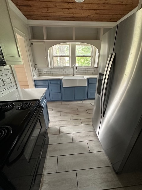 Building Photo - 620 Mary St