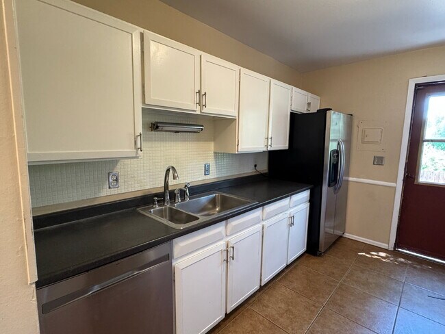 Foto del edificio - 1280 Linden Ave