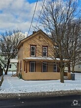 Building Photo - 324 Stone St