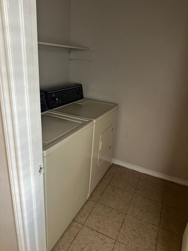 Foto del edificio - College Station - 3 bedroom/2 bath Duplex ...