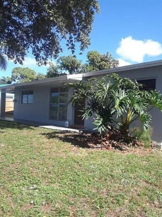 Photo - 223 SE 14th Place, Deerfield Beach, FL 33441