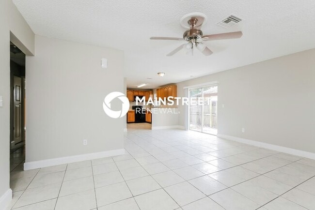Foto del edificio - 3 Bedroom Pet-Friendly Home in Greenacres,...