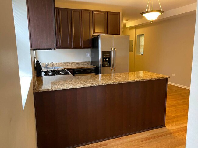 Building Photo - 514 S Oakley Blvd