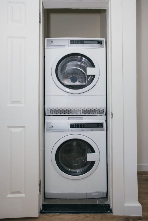 Building Photo - 1721 Himrod St