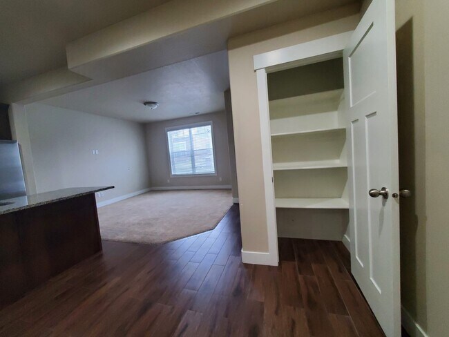 Building Photo - 1613 Calais Villas Way