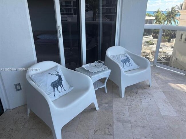 Foto del edificio - 4779 Collins Ave