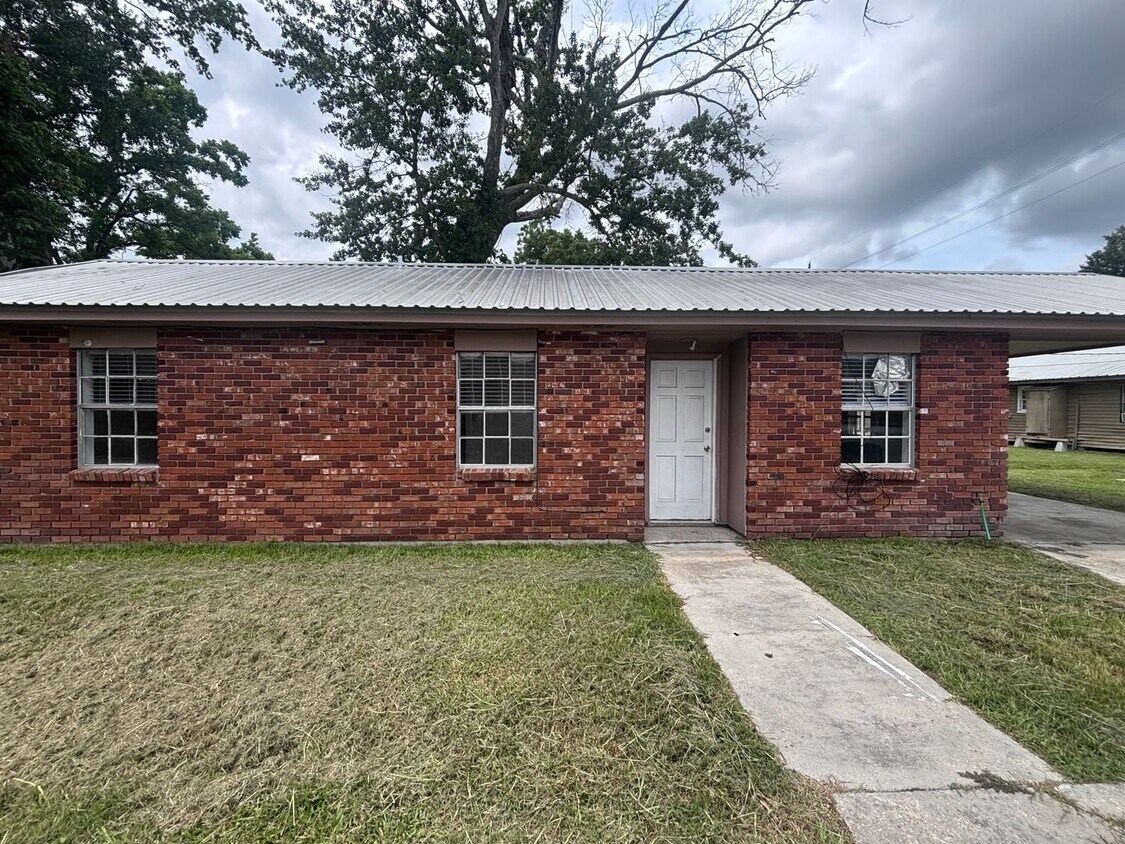 Primary Photo - 2 Bedroom, 1 Bathroom Apartment is NOW Ava...