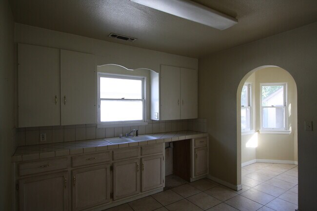 Building Photo - 4508 E Illinois Ave