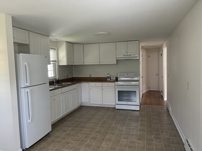 Photo - 67 Loomis Ave Apartment