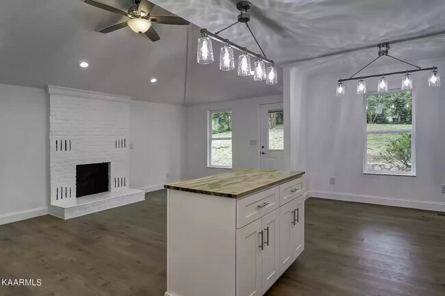 Foto del edificio - 3895 Azalean Dr