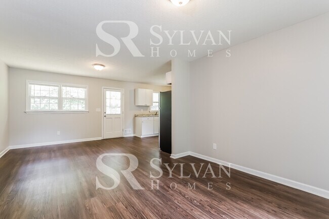 Building Photo - 4820 Oak Grove Dr