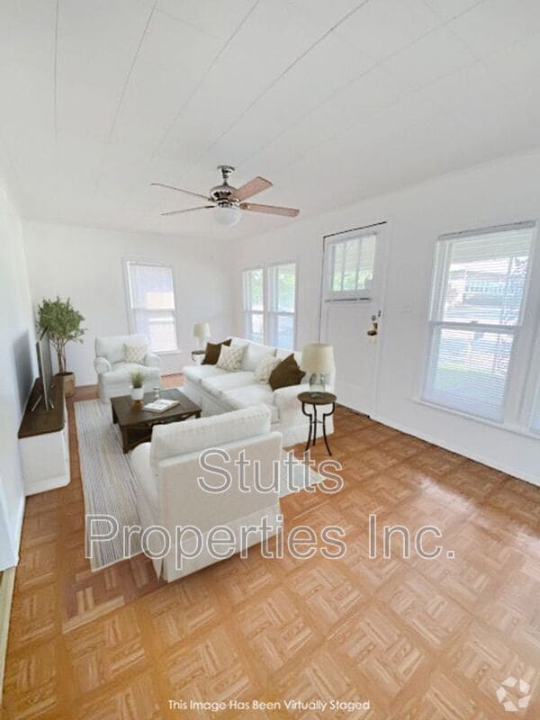 Building Photo - 116 Plum St