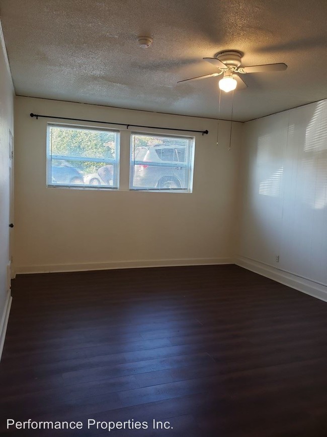 2128 SE Hawthorne Blvd Unit 2148 &amp; 15021508 SE, Portland