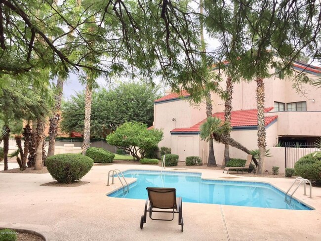 Foto del edificio - 4283 N River Grove Cir