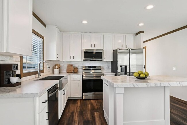 Foto del edificio - 1609 Swallowtail Dr