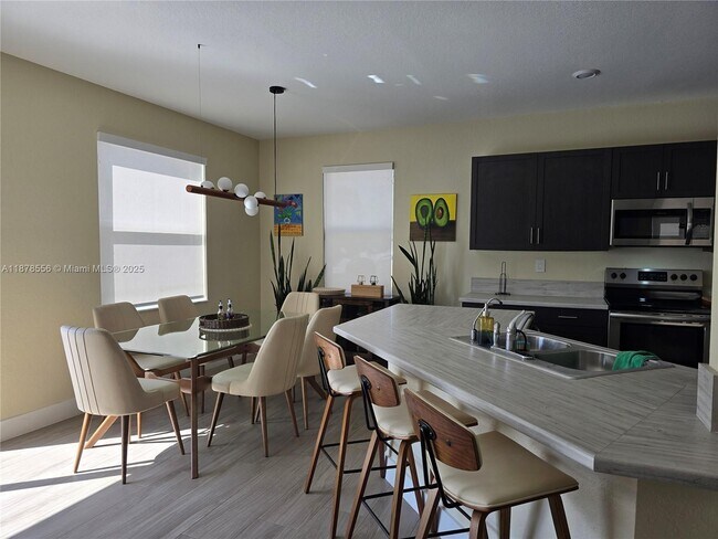 Foto del edificio - 1437 SE 27th Terrace