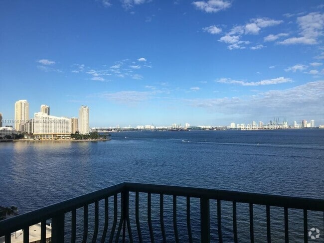 Building Photo - 1408 Brickell Bay Dr