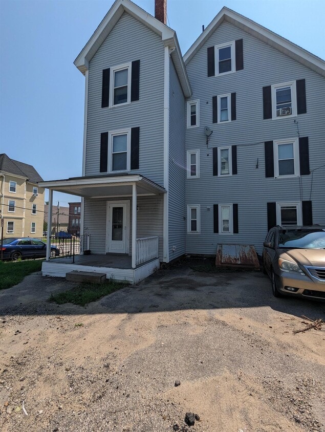 502 Cartier St Unit 3, Manchester, NH 03102 Room for Rent in