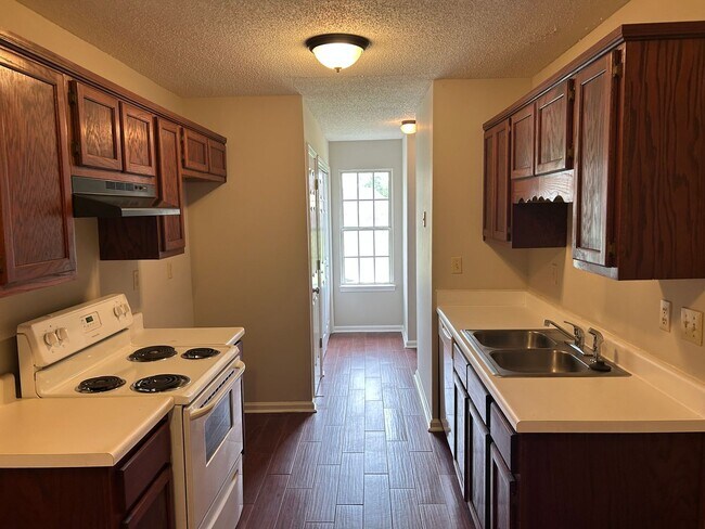 Foto del edificio - 7311 Madelyn Cove