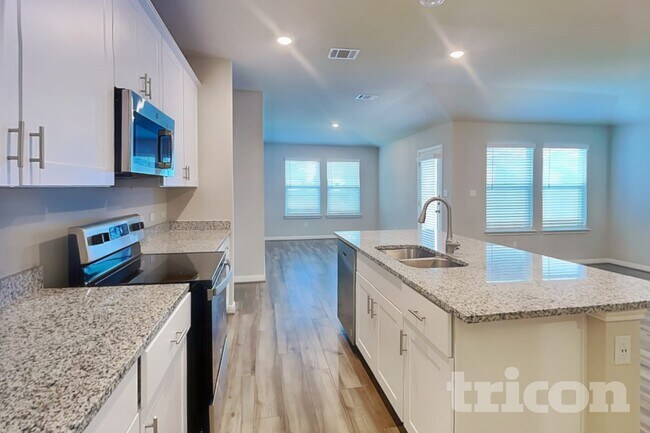 Foto del edificio - 13661 Paxton Blvd