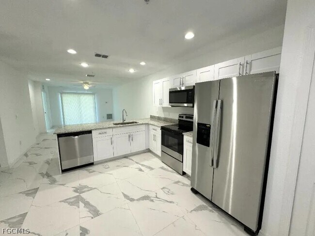 Foto del edificio - 746 SW 8th Terrace